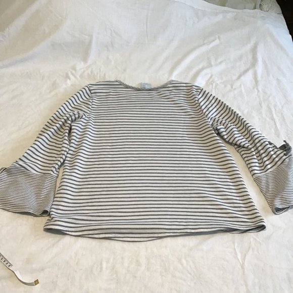 SUNDAY Striped Sweatshirt With Bell Sleeves - Picture 4 of 10